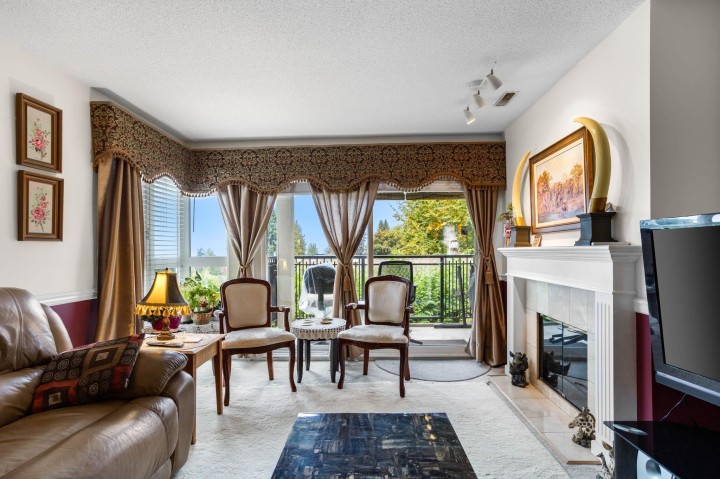 Photo 18 at 301 - 106 W Kings Road, Upper Lonsdale, North Vancouver