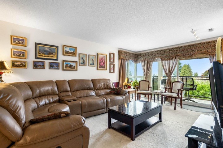 Photo 15 at 301 - 106 W Kings Road, Upper Lonsdale, North Vancouver