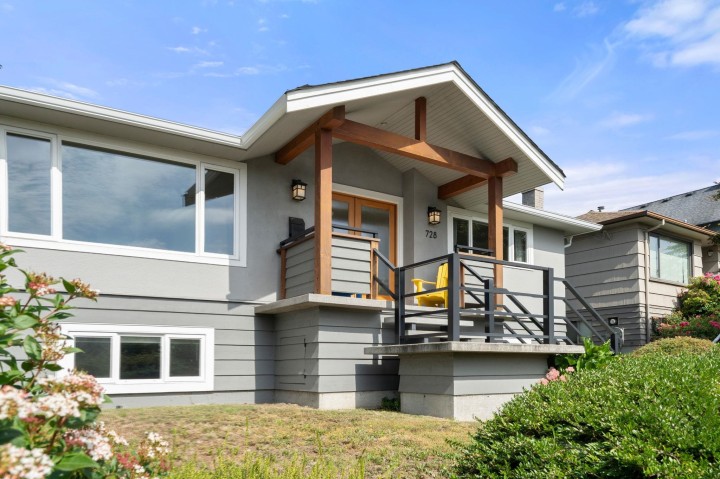 Photo 2 at 728 E 6th Street, Queensbury, North Vancouver
