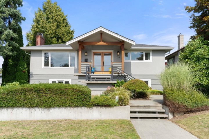 Photo 1 at 728 E 6th Street, Queensbury, North Vancouver