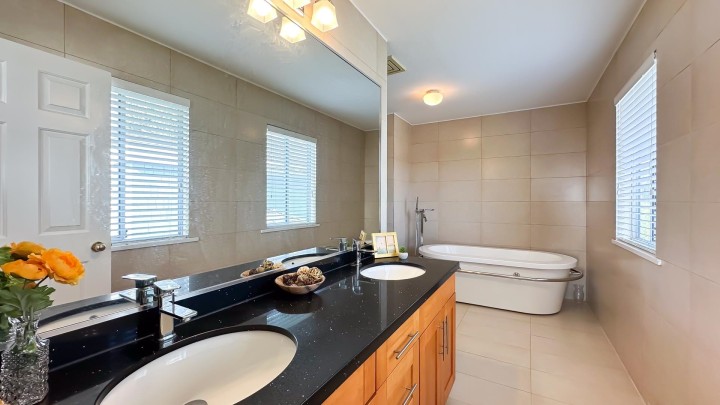 Photo 18 at 1386 Mathers Avenue, Ambleside, West Vancouver