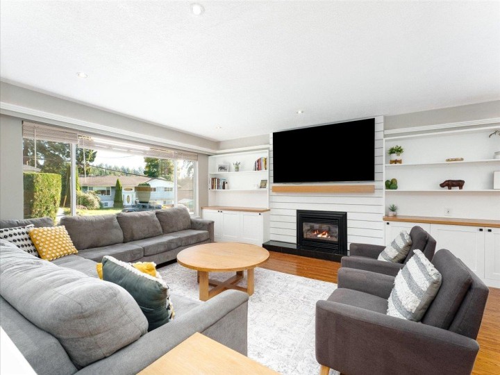 Photo 2 at 799 Plymouth Drive, Windsor Park NV, North Vancouver