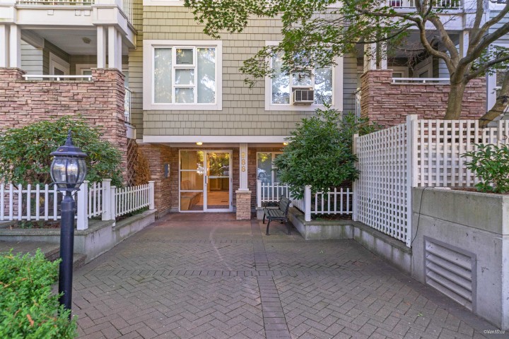 Photo 1 at 101 - 988 W 54th Avenue, South Cambie, Vancouver West