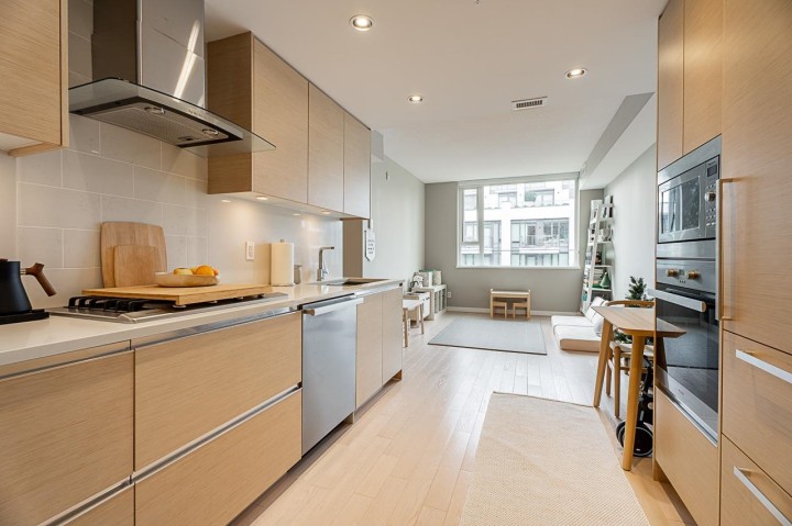 Photo 9 at 301 - 505 W 30th Avenue, Cambie, Vancouver West