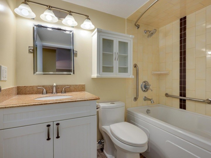 Photo 23 at 306 - 975 W 13th Avenue, Fairview VW, Vancouver West