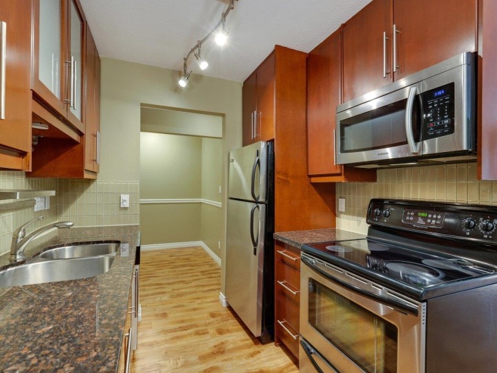 Photo 11 at 306 - 975 W 13th Avenue, Fairview VW, Vancouver West