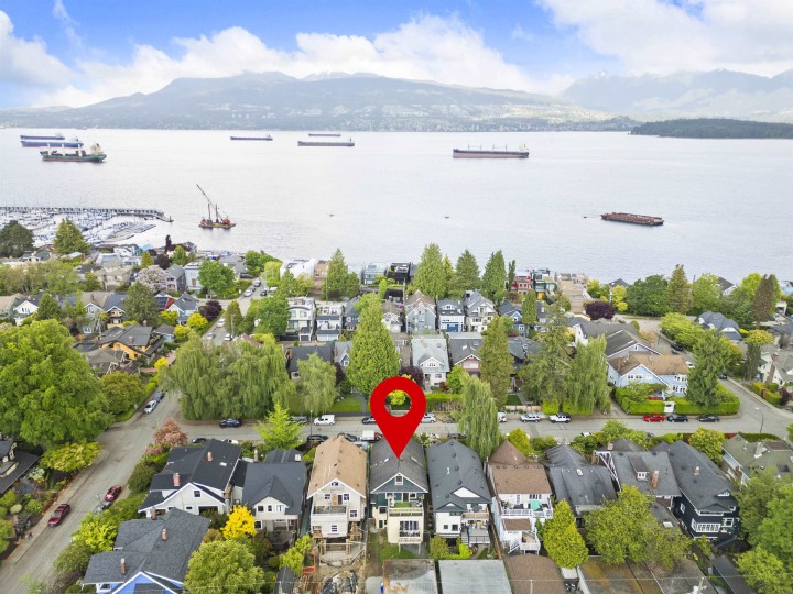 Photo 2 at 3550 W 1st Avenue, Kitsilano, Vancouver West