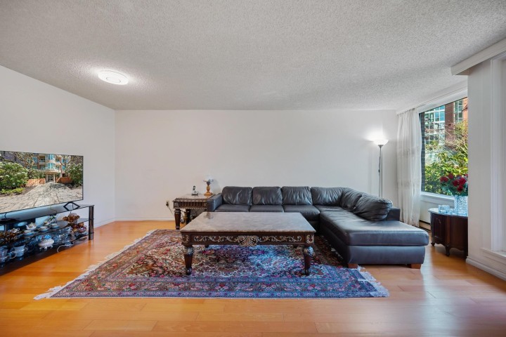 Photo 6 at 203 - 1845 Robson Street, West End VW, Vancouver West