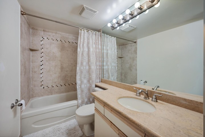 Photo 22 at 203 - 1845 Robson Street, West End VW, Vancouver West