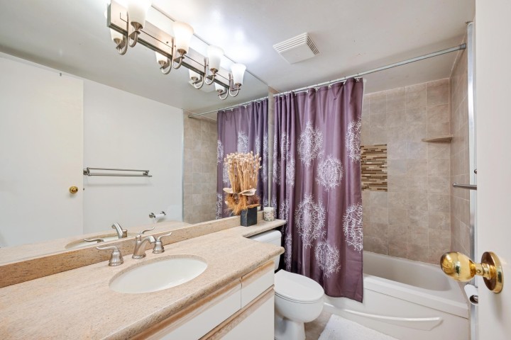 Photo 18 at 203 - 1845 Robson Street, West End VW, Vancouver West