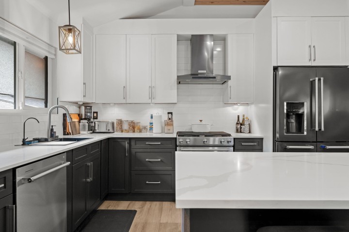 Photo 2 at 1430 Draycott Road, Lynn Valley, North Vancouver