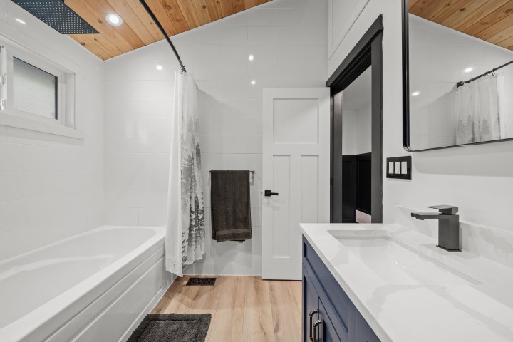 Photo 13 at 1430 Draycott Road, Lynn Valley, North Vancouver