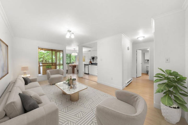 Photo 3 at 206 - 1363 Clyde Avenue, Ambleside, West Vancouver