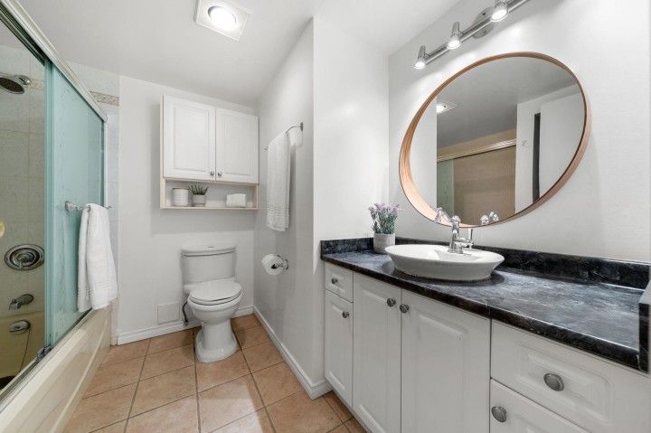 Photo 15 at 206 - 1363 Clyde Avenue, Ambleside, West Vancouver