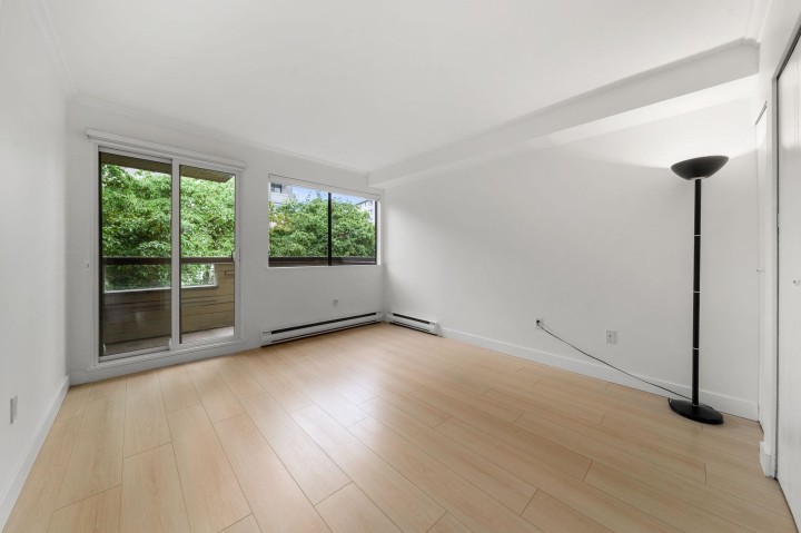 Photo 11 at 206 - 1363 Clyde Avenue, Ambleside, West Vancouver