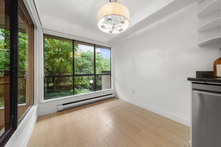 Photo 8 at 206 - 1363 Clyde Avenue, Ambleside, West Vancouver