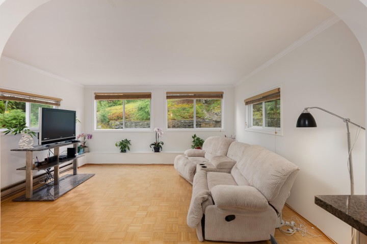 Photo 13 at 850 Jefferson Avenue, Sentinel Hill, West Vancouver