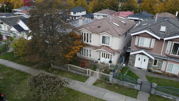 Photo 3 at 3043 E 29th Avenue, Renfrew Heights, Vancouver East