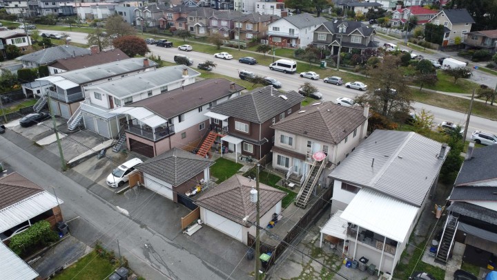 Photo 4 at 3043 E 29th Avenue, Renfrew Heights, Vancouver East