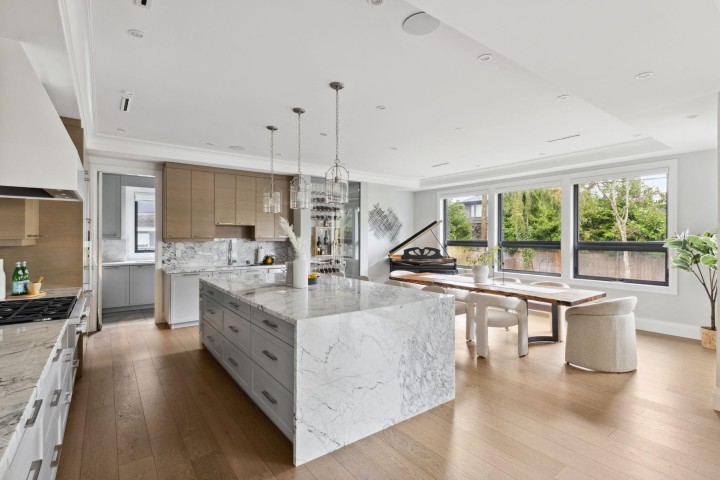 Photo 7 at 939 Forest Hills Drive, Edgemont, North Vancouver