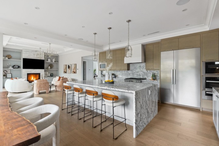 Photo 9 at 939 Forest Hills Drive, Edgemont, North Vancouver