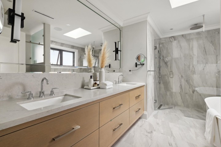 Photo 30 at 939 Forest Hills Drive, Edgemont, North Vancouver