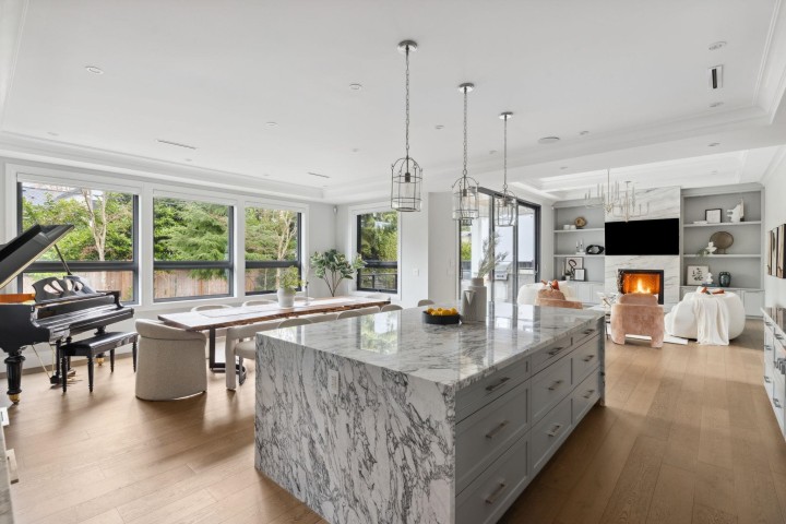 Photo 14 at 939 Forest Hills Drive, Edgemont, North Vancouver