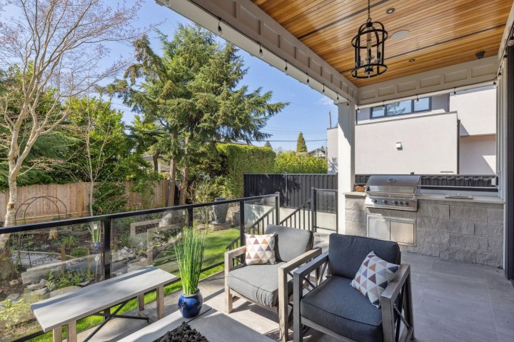 Photo 18 at 939 Forest Hills Drive, Edgemont, North Vancouver