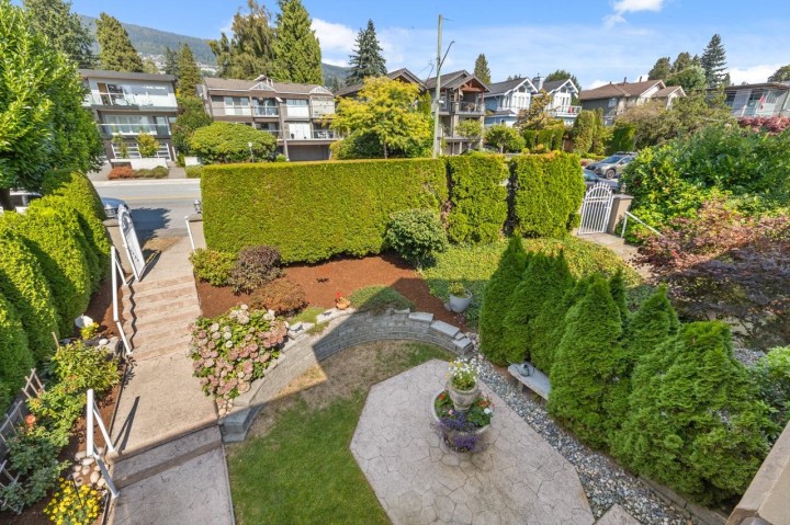 Photo 26 at 2362 Marine Drive, Dundarave, West Vancouver