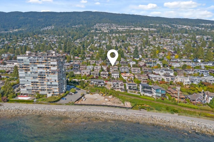 Photo 32 at 2362 Marine Drive, Dundarave, West Vancouver