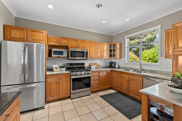 Photo 14 at 2362 Marine Drive, Dundarave, West Vancouver