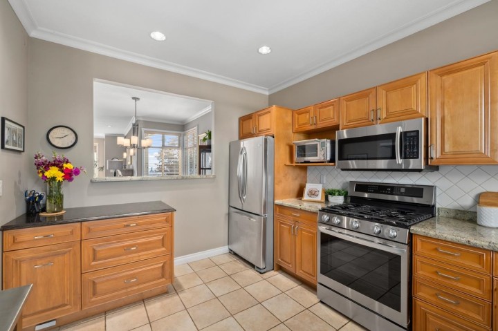 Photo 15 at 2362 Marine Drive, Dundarave, West Vancouver