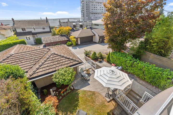 Photo 11 at 2362 Marine Drive, Dundarave, West Vancouver