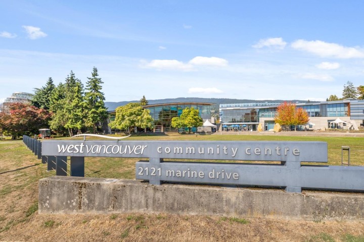 Photo 40 at 2362 Marine Drive, Dundarave, West Vancouver