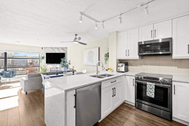 Photo 1 at 410 - 124 W 3rd Street, Lower Lonsdale, North Vancouver