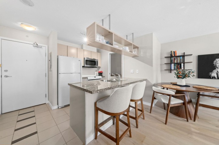 Photo 12 at 305 - 1082 Seymour Street, Downtown VW, Vancouver West