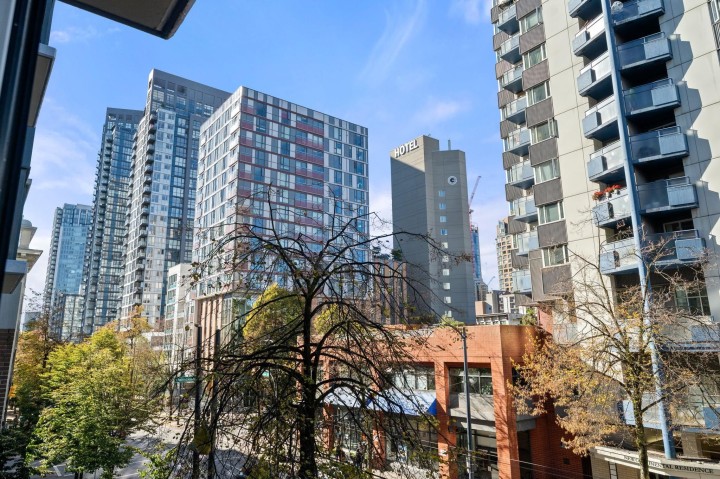 Photo 7 at 305 - 1082 Seymour Street, Downtown VW, Vancouver West