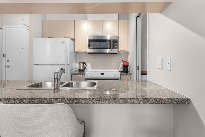 Photo 10 at 305 - 1082 Seymour Street, Downtown VW, Vancouver West