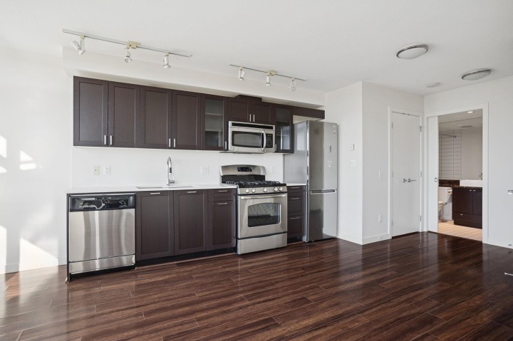 Photo 6 at 1010 - 4815 Eldorado Mews, Collingwood VE, Vancouver East