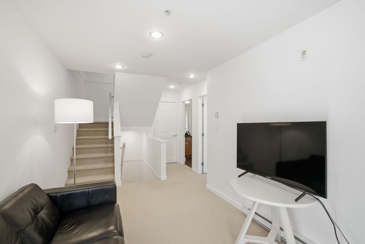 Photo 16 at 2761 Guelph Street, Mount Pleasant VE, Vancouver East