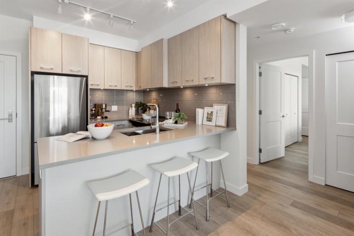 Photo 4 at 403 - 4933 Clarendon Street, Collingwood VE, Vancouver East