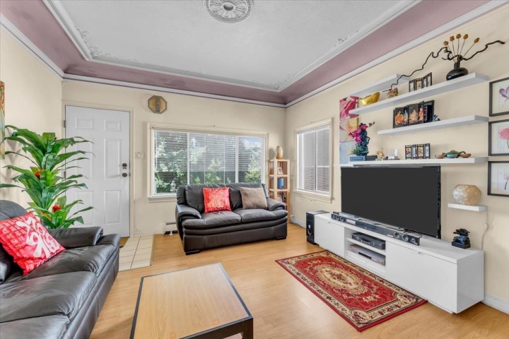 Photo 3 at 2168 Renfrew Street, Renfrew VE, Vancouver East