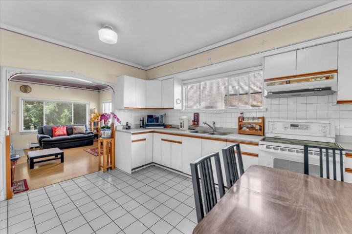 Photo 11 at 2168 Renfrew Street, Renfrew VE, Vancouver East