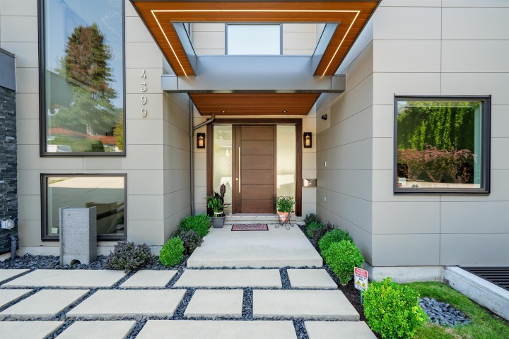 Photo 2 at 4399 Highland Boulevard, Forest Hills NV, North Vancouver