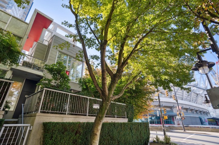 Photo 3 at 698 Citadel Parade, Downtown VW, Vancouver West