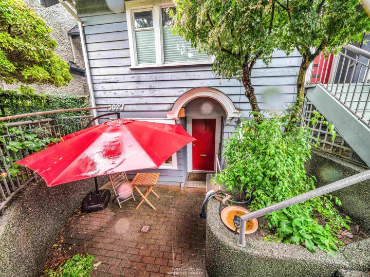 Photo 2 at 3025 W 2nd Avenue, Kitsilano, Vancouver West