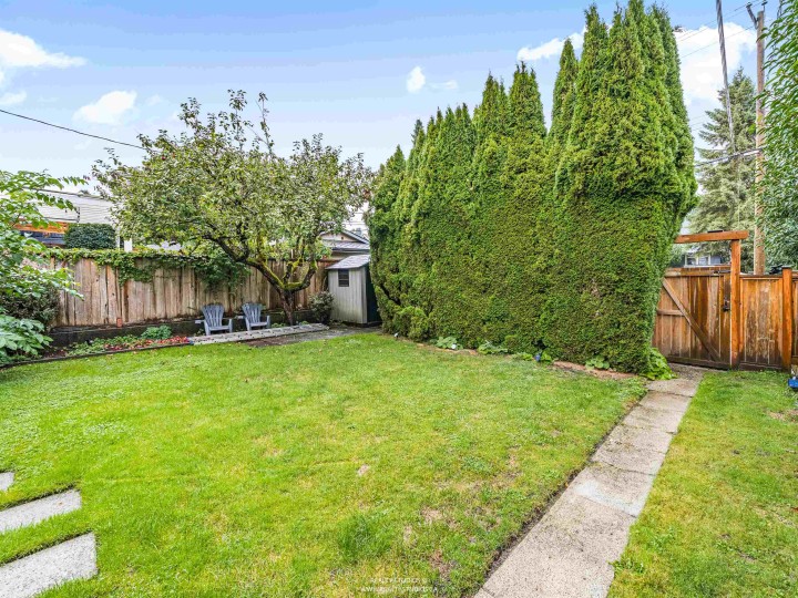 Photo 4 at 3025 W 2nd Avenue, Kitsilano, Vancouver West