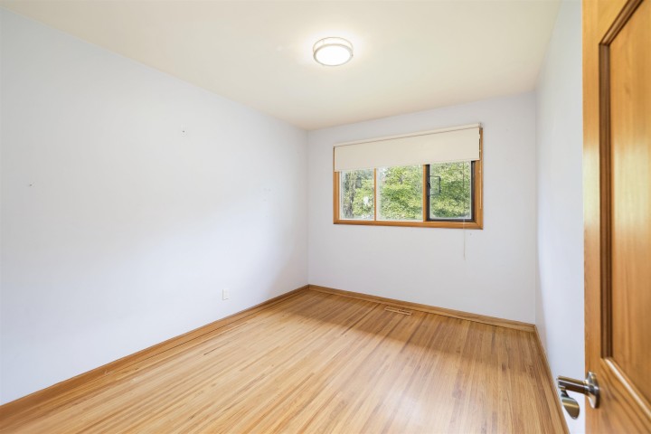 Photo 16 at 1561 Merlynn Crescent, Westlynn, North Vancouver