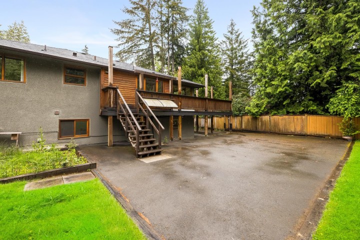 Photo 36 at 1561 Merlynn Crescent, Westlynn, North Vancouver