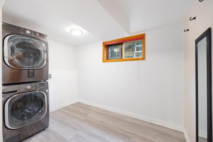 Photo 32 at 1561 Merlynn Crescent, Westlynn, North Vancouver